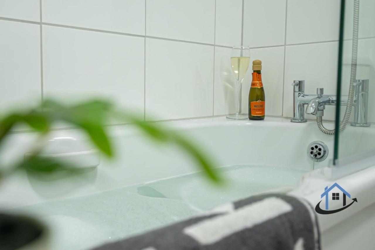 Ironside House, Thrapston King Or Twin Beds, Free Parking, Workspace, Corporates, Sleeps 8 Экстерьер фото